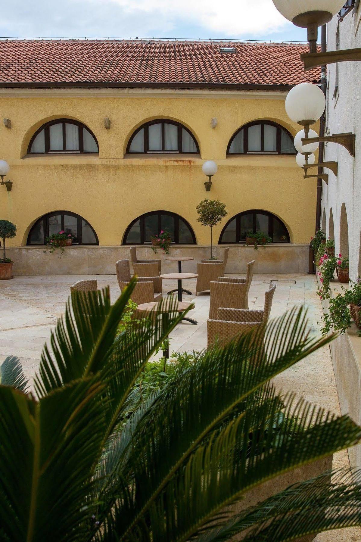 Hotel Kastel Crikvenica Exterior foto