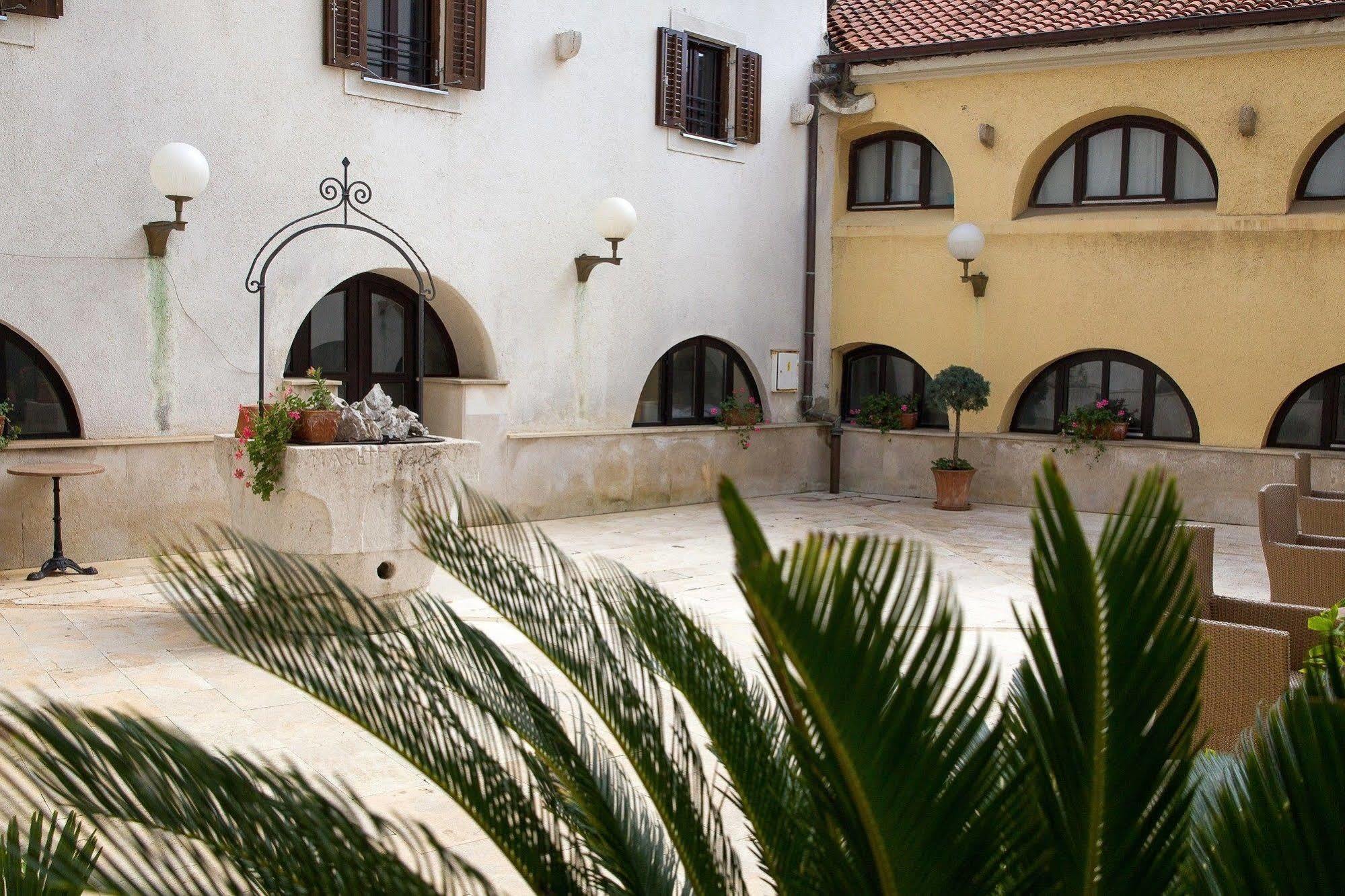 Hotel Kastel Crikvenica Exterior foto